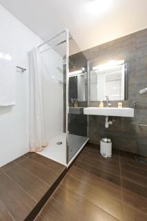 Apartments with WiFi Split - 25723 - 4