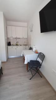 Apartments by the sea Brela, Makarska - 25783 - 2