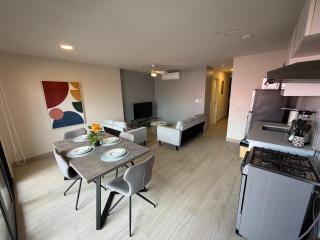 Modern Apartment with Balcony Casco View - 5