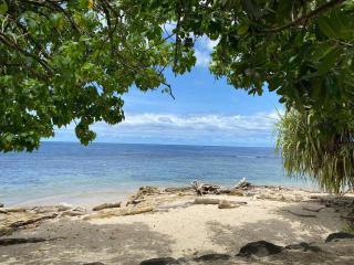 Tahiti Sunrise Beach - 8