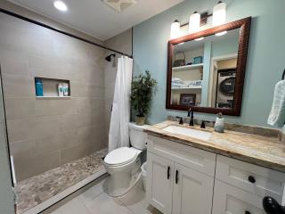 Maui Kamaole #J-204 Large 2 bedroom 2 bath, Partial Ocean Haleakala Views - 7