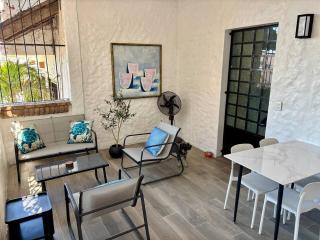Newly Renovated Studio B1 With Patio Sleeps 4 - 4