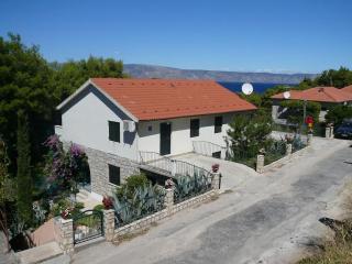 Apartments by the sea Jelsa, Hvar - 25835 - 0