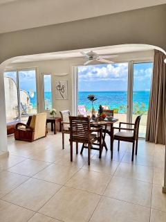 Unmatched Oceanfront Living in Grand Case, unique appt in grand case beach, perfect for families - Grand Case - 4