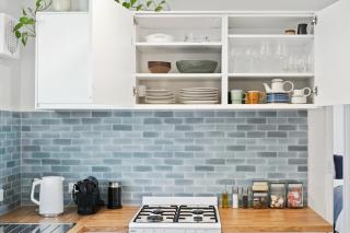 Designer 2BR Apartment Near Scarborough Beach - 5