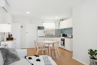 Designer 2BR Apartment Near Scarborough Beach - 7