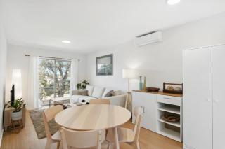 Designer 2BR Apartment Near Scarborough Beach - 3
