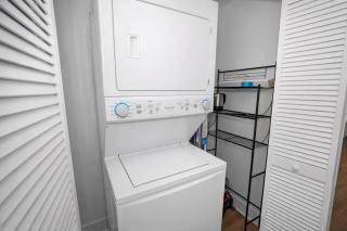 Cozy 3BR Chicago Garden Apartment Near Loyola & Downtown - 9
