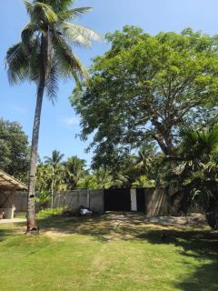 4 bedrooms indoor kitchen 2 Bathrooms - 2