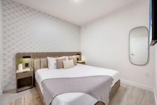 Miami Beach Luxury Condo - 5 Minutes from Beach - 7