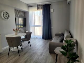 Modern Studio near Campus & Mamaia Netflix Wi-Fi - 3