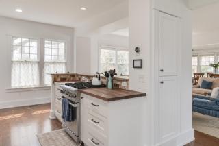 Beautifully Decorated 3 Bedroom Retreat in the Heart of Downtown - 4