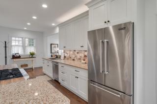 Beautifully Decorated 3 Bedroom Retreat in the Heart of Downtown - 3