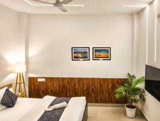 Saya's Abode - Railview Suites - 4