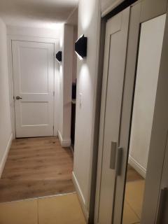 Niagara Falls Core Cozy Stay Near Clifton Hill - 4