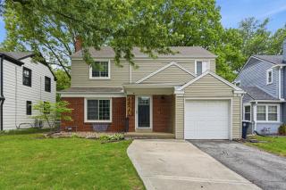 The Oasis 3BR Home, Fire Pit & BBQ , Sleeps 8 - 5