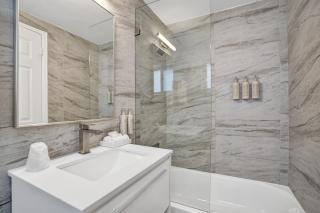 Ocean Blvd Two Double Suite with Kitchenette - 5