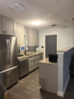 Downtown & Stadium Cozy 3 BDRM Retreat - 6