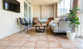 Resort 2BR - Lagoon Pool Spa gym - Sleeps 6 - Baby Stay Equipped - Free Parking - 9