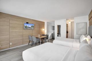 Ocean Blvd Two Doubles Suite with Kitchenette - 2