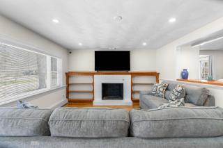 Hyannis MA Family 3BR Firepit Beach nearby - 3