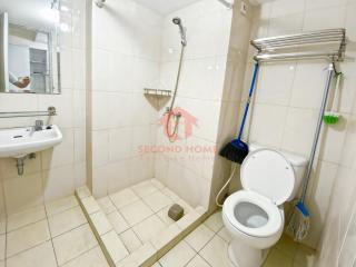 Strategic Studio at Springlake Apt Bekasi, with Pool - 8