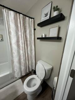 Queen Bed W/ W&D | Located in Downtown Wichita! - 5