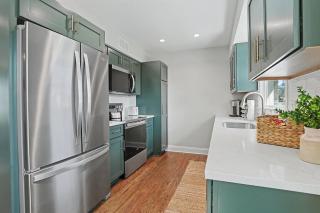 3Bedroom Escape W/ Pool Table + Workout Room - 8