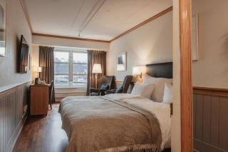 Home Hotel With - 9