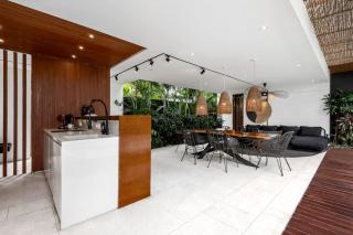 Green Flow Villa 14 Elegant 3BR Tropical Retreat - 4