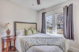 Walk to Wesley! Fully Fenced Lot W Washer & Dryer. - 3