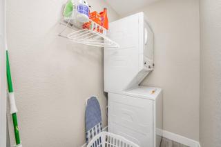 Nearby Downtown! In Unit W&D + Pullout Sofa - 0