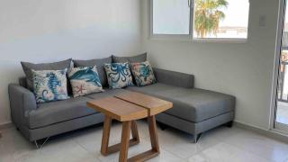 Family home with ocean views in gated community - 9
