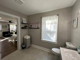 Large Studio W/ King Bed | Easy Highway Access! - 1