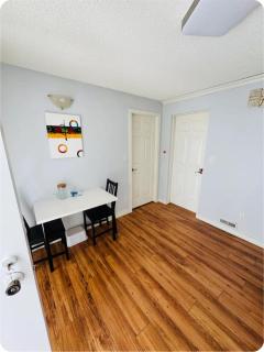 Cozy Room Ensuite Bath & Own Entrance Peaceful Stay - 2