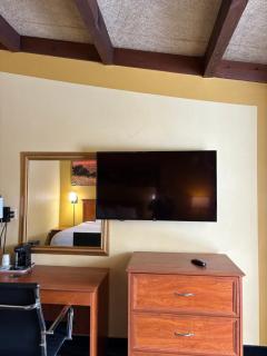 Days Inn by Wyndham Niles - 1