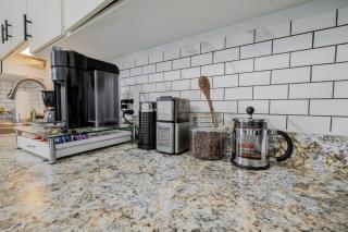 2 BR Beachy Speakeasy with Rooftop Deck Near Lido Beach - 3