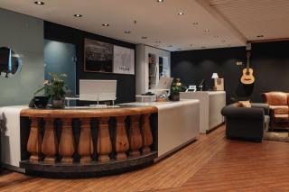 Home Hotel With - 1