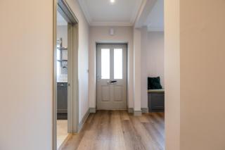 Stunning Five Bedroom Home Near Tewkesbury - 9