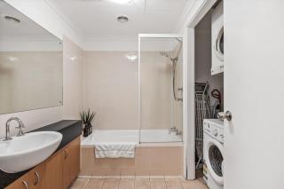 Carrington Views,3 Bedrooms, CBD, Parking - 6