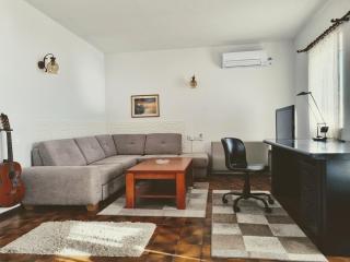 Family-friendly apartments with swimming pool Lokva Rogoznica, Omis - 25508 - 5