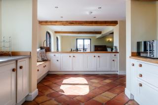 Stunning Five Bedroom Home Near Tewkesbury - 4