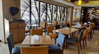 Newtown Plaza Hotel - 5