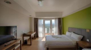 Newtown Plaza Hotel - 4