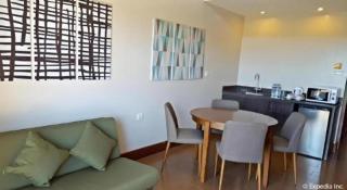 Newtown Plaza Hotel - 1