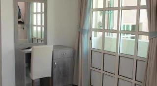 Sovereign Hotel - Marriage Certificate Required - 5