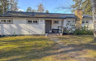 Gorgeous Home In Värmdö With Private Swimming Pool, Can Be Inside Or Outside - 5