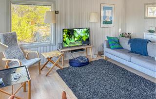 Gorgeous Home In Värmdö With Private Swimming Pool, Can Be Inside Or Outside - 3