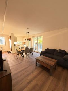 Pollross Apartments - 4
