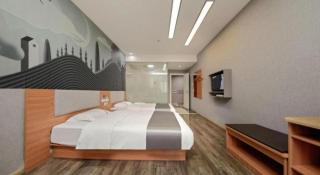 Thank Inn Plus Hotel Zhuhai Nanping pedestrian Street Huafa shopping Center - 3